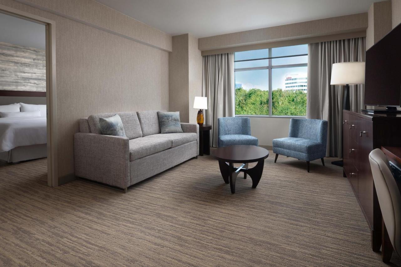 Отель The Westin Reston Heights Экстерьер фото