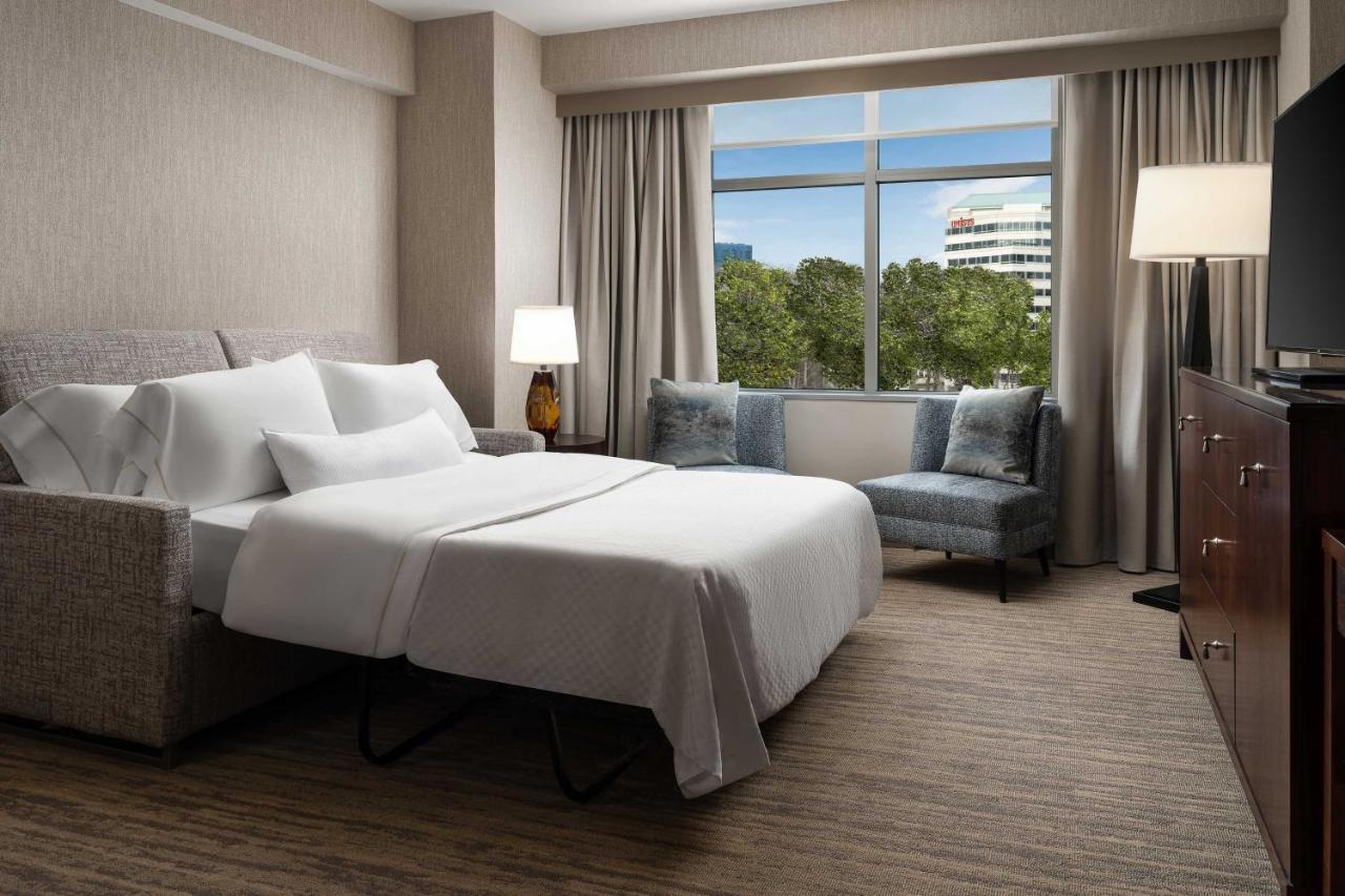 Отель The Westin Reston Heights Экстерьер фото