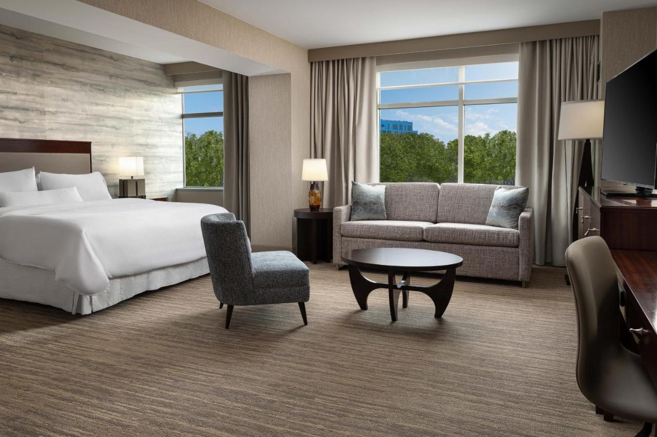 Отель The Westin Reston Heights Экстерьер фото