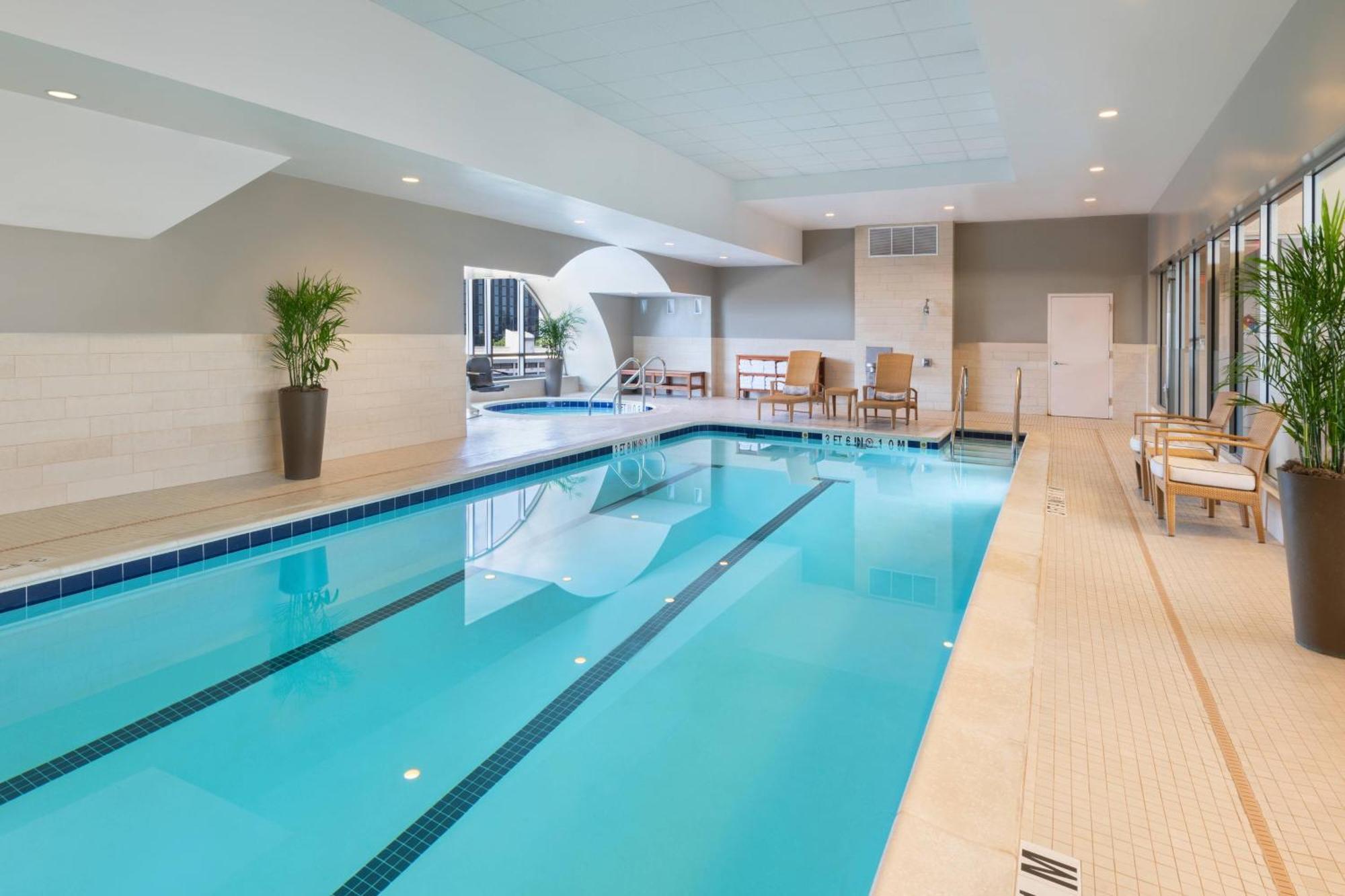 Отель The Westin Reston Heights Экстерьер фото