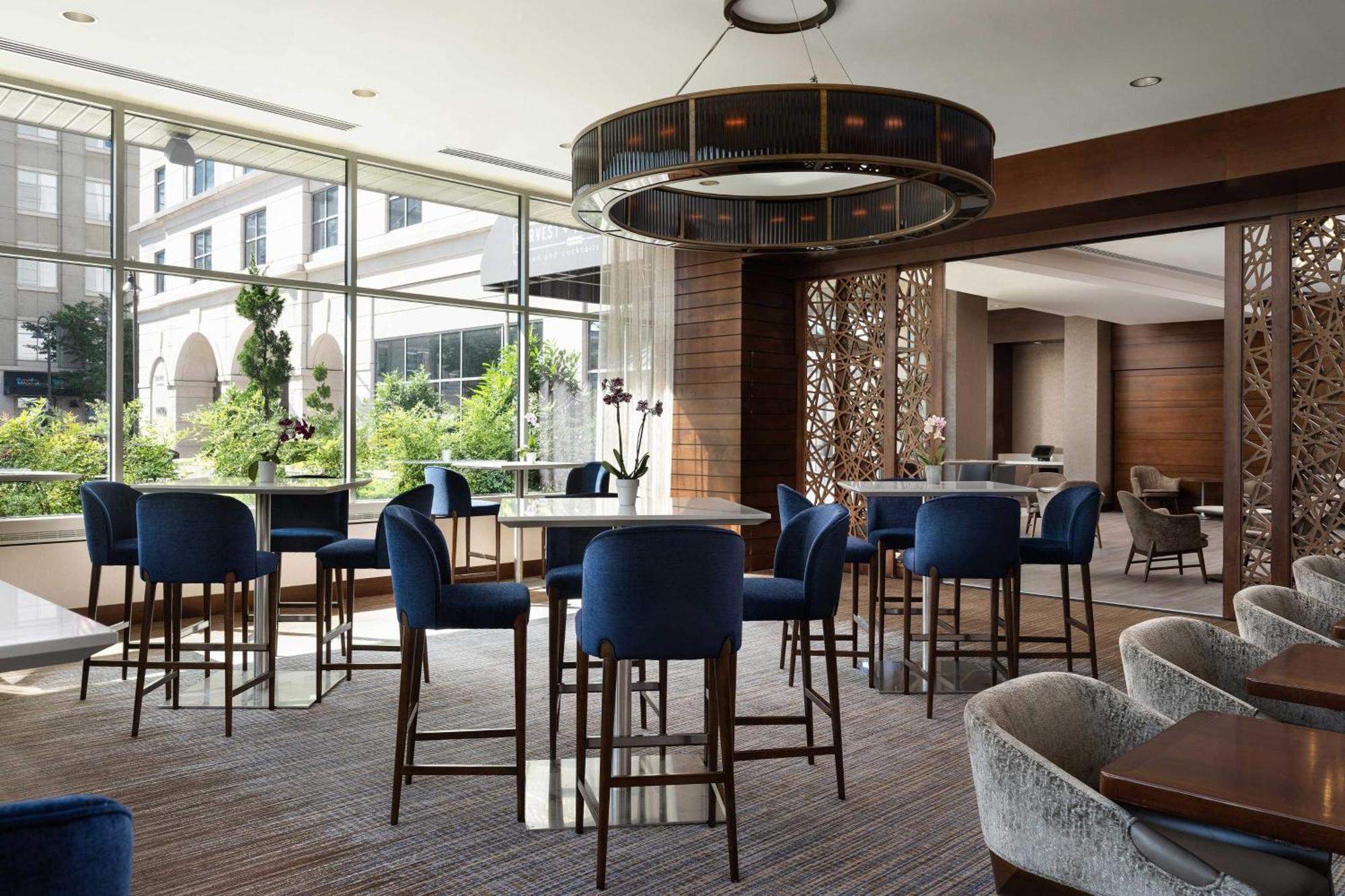 Отель The Westin Reston Heights Экстерьер фото