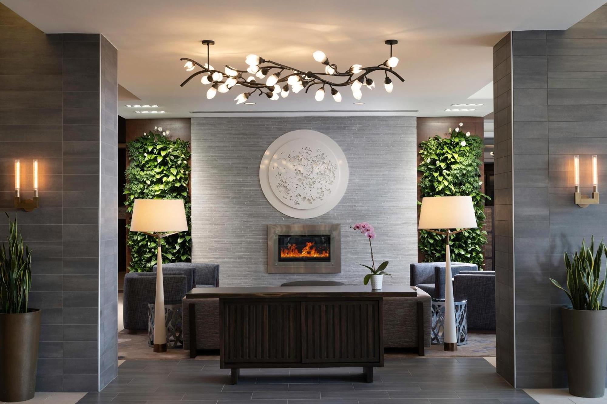 Отель The Westin Reston Heights Экстерьер фото
