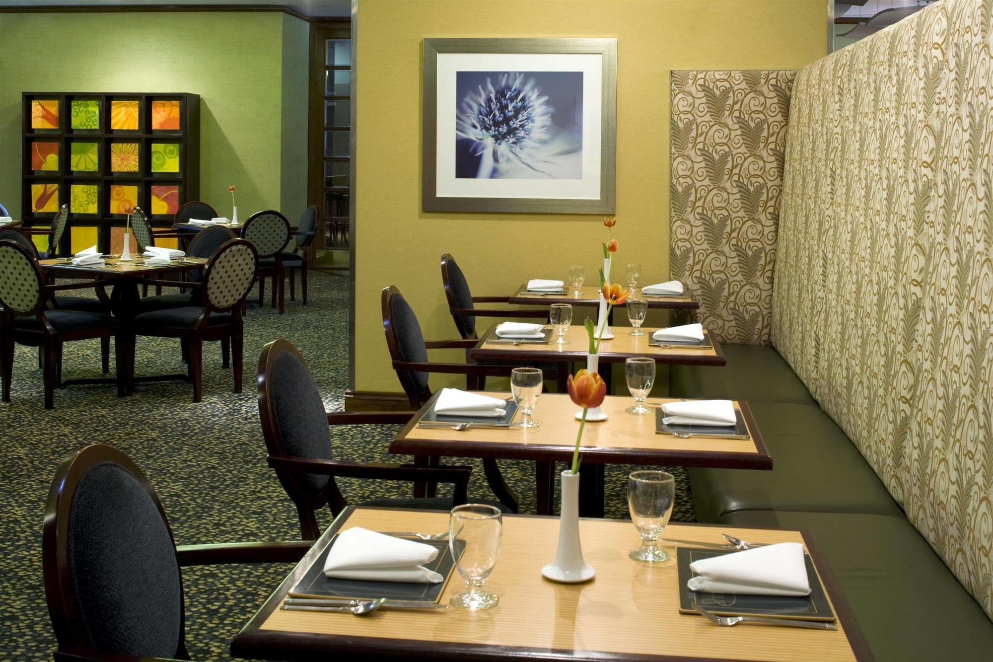 Отель The Westin Reston Heights Экстерьер фото
