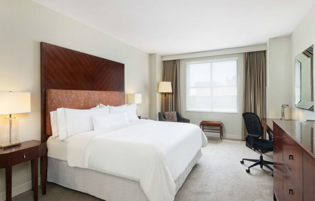 Отель The Westin Reston Heights Экстерьер фото